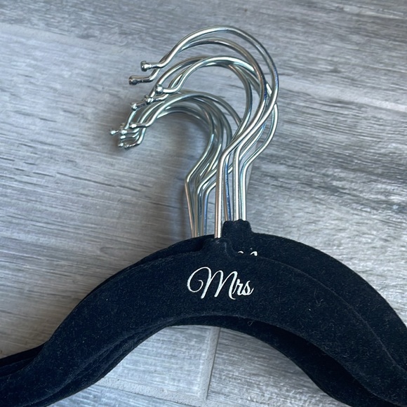Bridal “Mrs” Slim Black Hangers Perfect for Newlyweds x20 - Picture 3 of 5